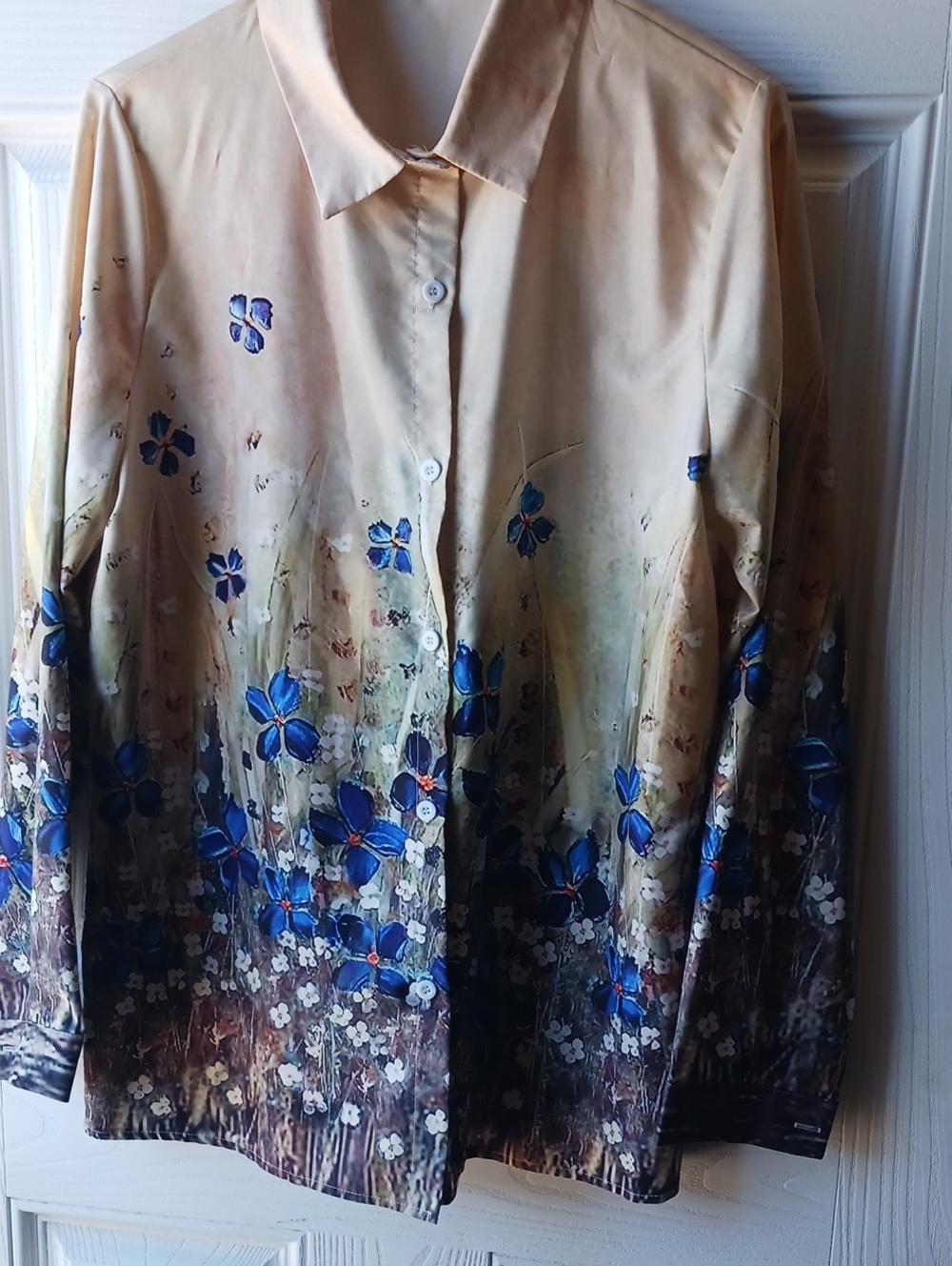 Cream Button-Front Floral Shirt with Blue Accent